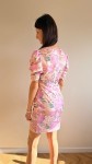 Sukienka Amelia MINI klasyczna ołówkowa taliowana bufki róż w kwiaty 36.38.40.42.44.46  - Butik damski Szyk i Styl