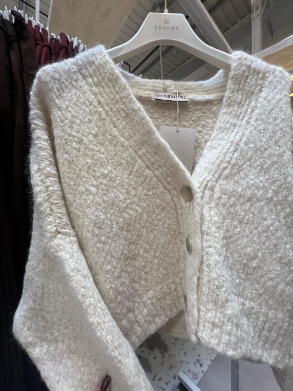 Gruby sweterek z alpaki Sempre kardigan ecru  - Butik damski Szyk i Styl