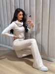 Dzianinowy komplet bluzka z kołnierzem + dzwony beż - Butik damski Szyk i Styl
