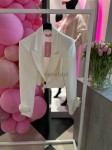 Krótki żakiet marynarka z kwiatem - Butik damski Szyk i Styl